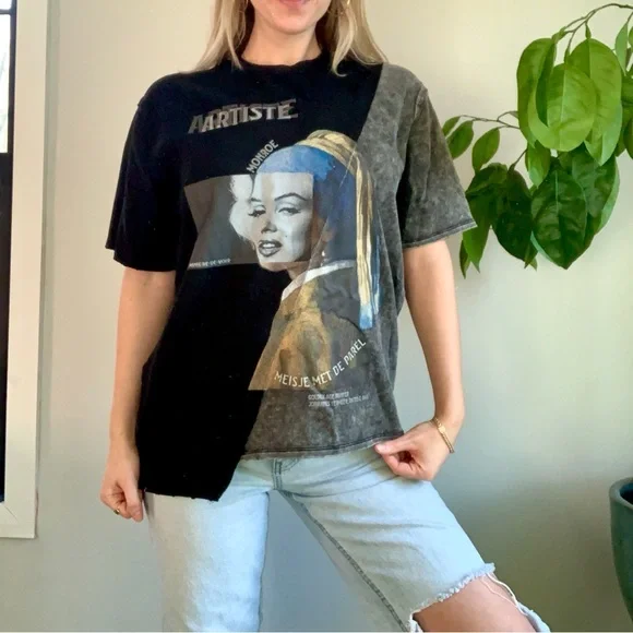 Maniere De Voir Marilyn Monroe Graphic Tee in Black/Gray - Picture 3 of 10